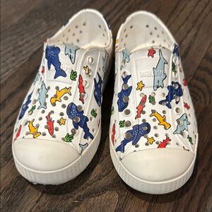 Native Kids Shark Print Sneakers - White and Multicolor